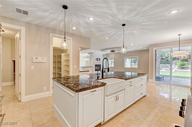 Building Photo - 9813 Edgeview Pl