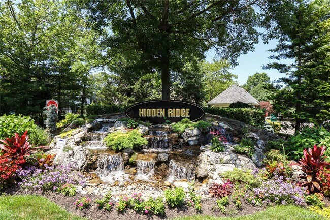Building Photo - 81 Hidden Ridge Dr