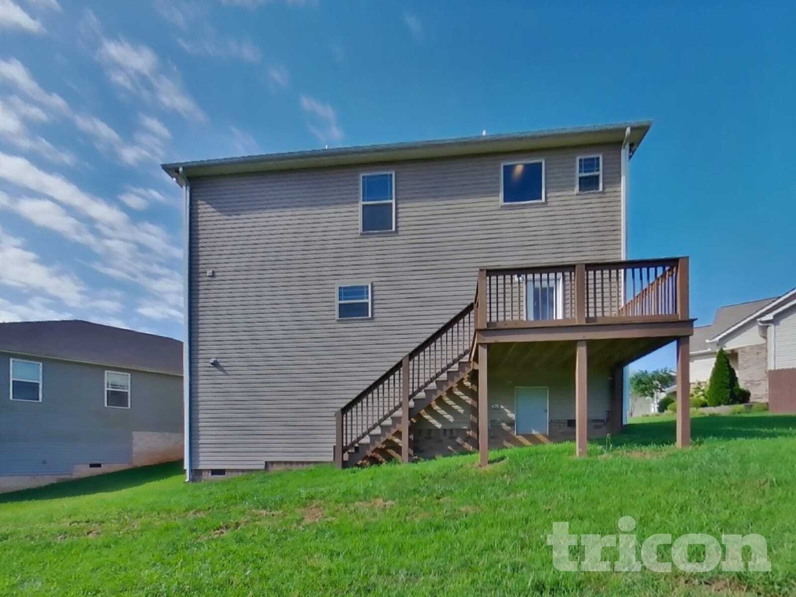 Building Photo - 642 Berry Cir