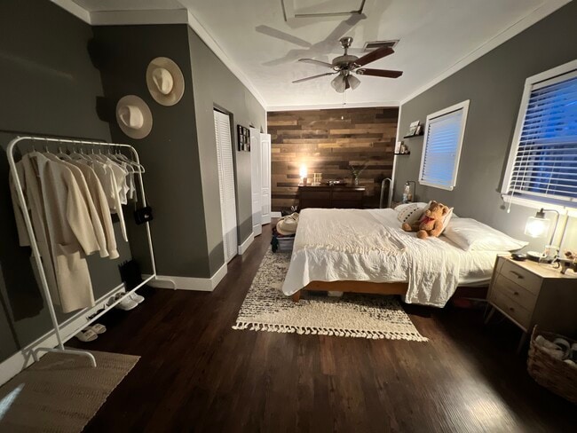 Building Photo - 5393 16th Ave N