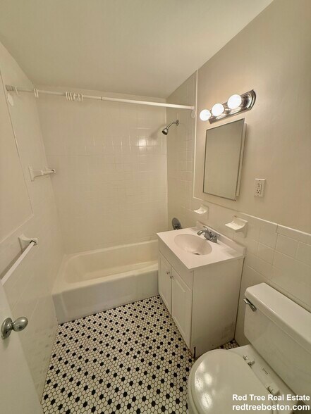 Building Photo - 245 Main St