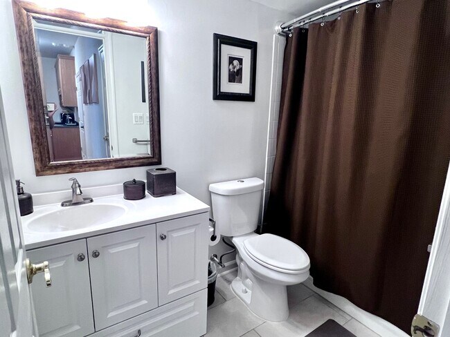 Full Bathroom - 20926 Cheyenne Terrace