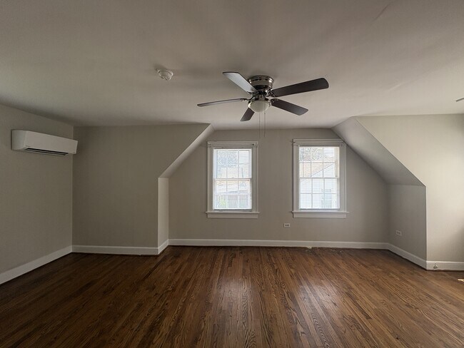 Building Photo - 142 Grove Ave