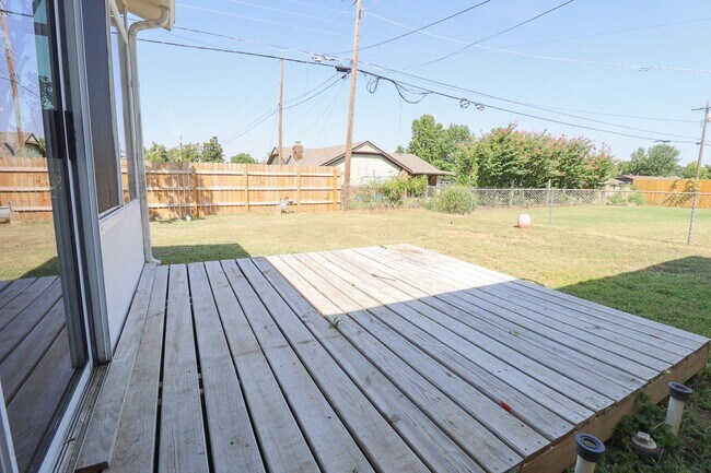 Building Photo - 3 Bed 2 Bath Sand Springs