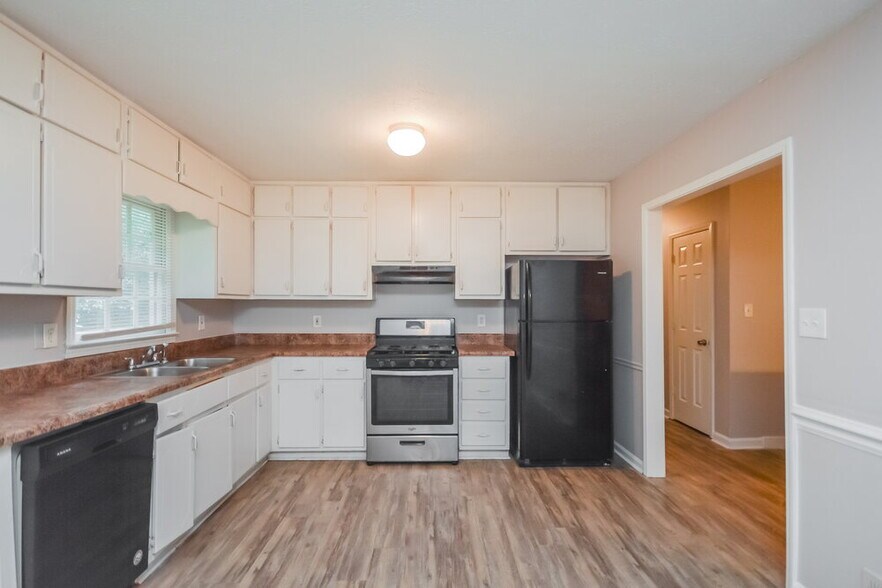 Building Photo - 1589 Cherry Hill Ln SW