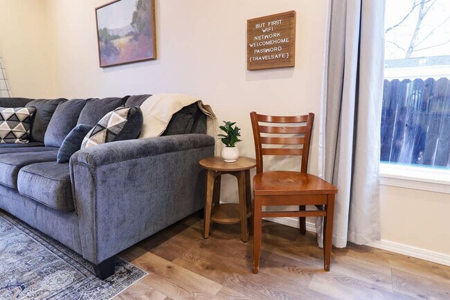 Building Photo - 609 N Kimball Ave