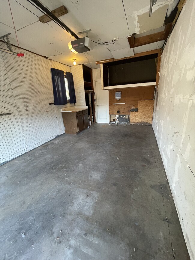 Building Photo - 8415 Menaul Blvd NE