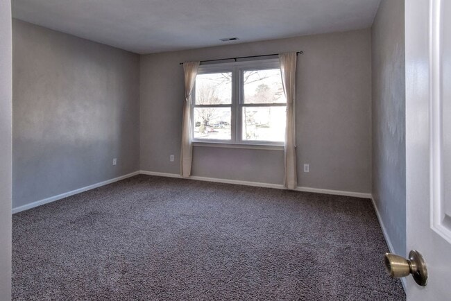 Building Photo - Great Corner Lot in Kiln Creek