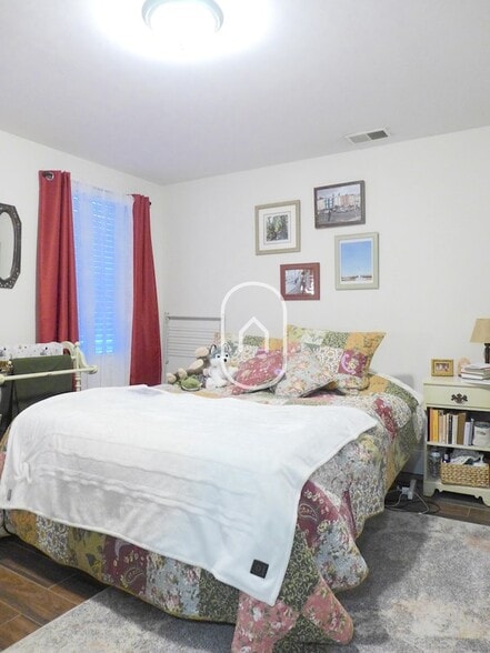 Building Photo - 130 Marcella St