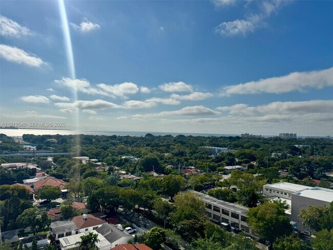 Building Photo - 2525 SW 3rd Ave