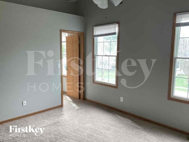 Building Photo - 1488 W Quail Run Dr