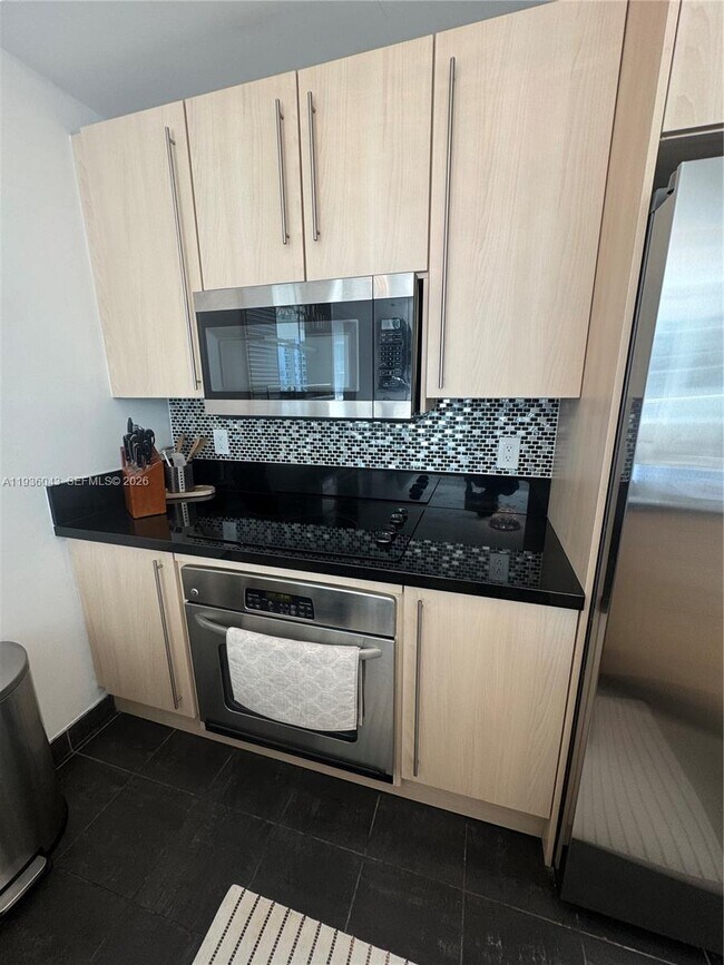 Building Photo - 1111 SW 1st St