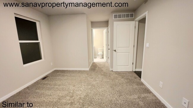 Building Photo - Single Family Ranch Home in West Des Moine...
