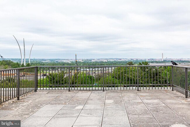 Building Photo - 1300 Army Navy Dr