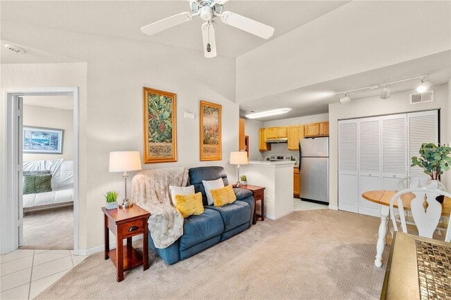 Building Photo - 9117 Lee Vista Blvd