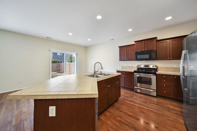 Building Photo - 3119 Harrier St NE
