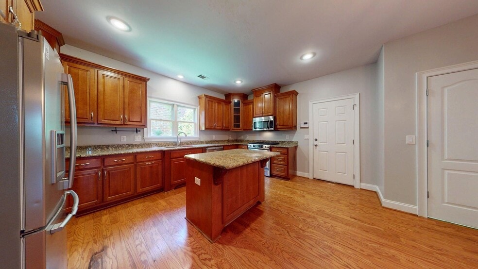 Building Photo - 2172 N Donahue Dr