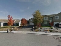 Building Photo - Charming 3-Bed, 2-Bath Home with Spacious ...