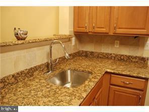 Building Photo - 49 Heath Ct