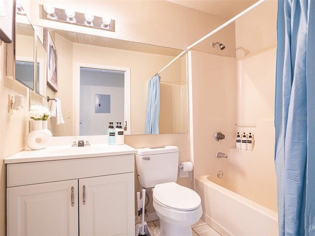 Building Photo - 3204 Sabal Palms Ct