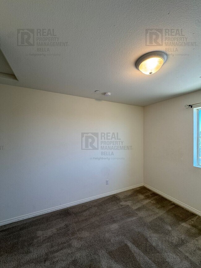 Building Photo - Spacious Menifee Home with Open Floor Plan, Walk-In Closets & Covered Patio