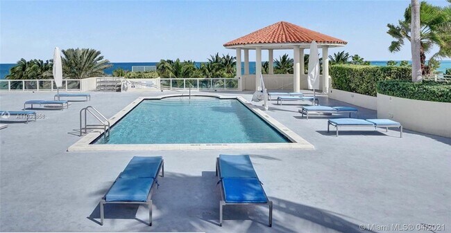 Building Photo - 7330 Ocean Terrace