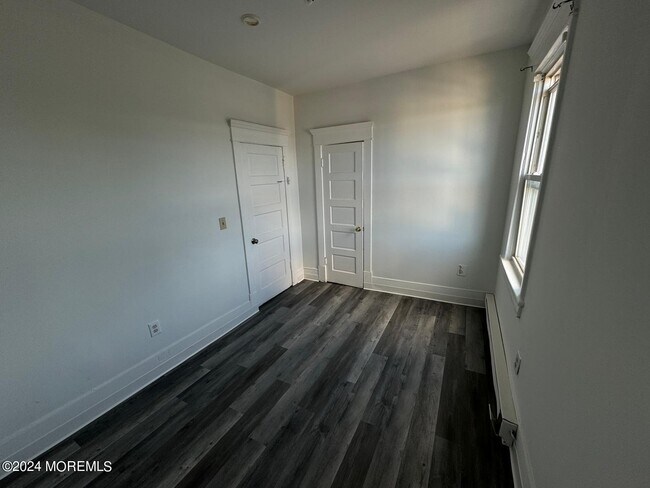 Building Photo - 720 Cortlandt St