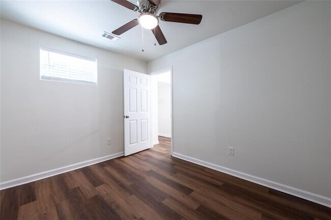 Building Photo - 452 Paines Ave NW
