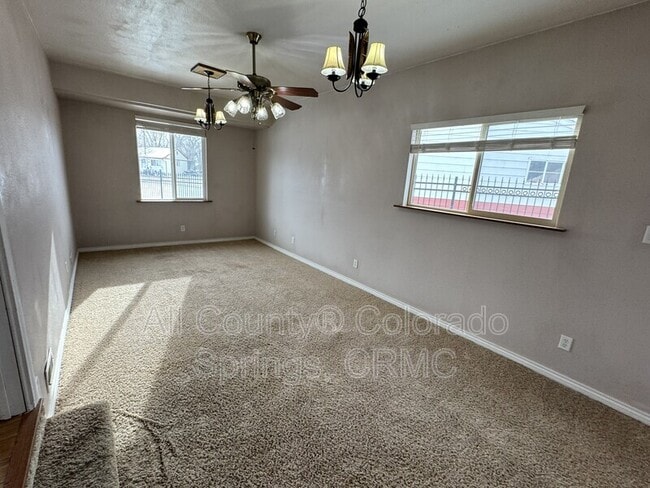 Building Photo - 27 Hopi St