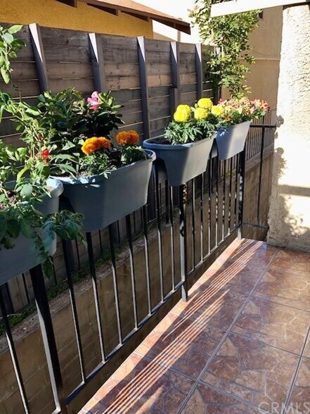 balcony - 212 N Jackson St