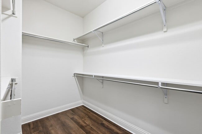 Building Photo - 4229 Broadway Ave