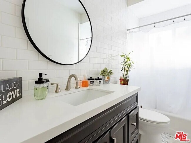 Building Photo - 14245 Dickens St