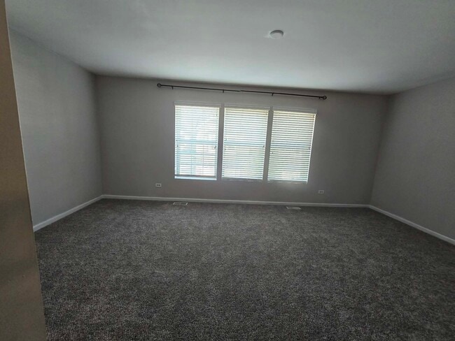 Building Photo - 337 Devoe Dr