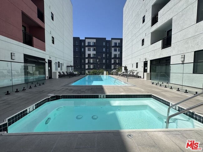 Building Photo - 1234 Wilshire Blvd