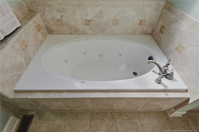 Building Photo - 14 Spring Water Ct