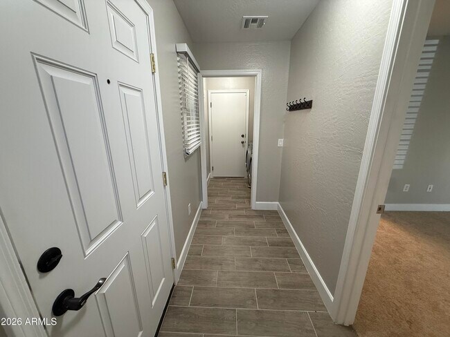 Building Photo - 1298 S Owl Dr