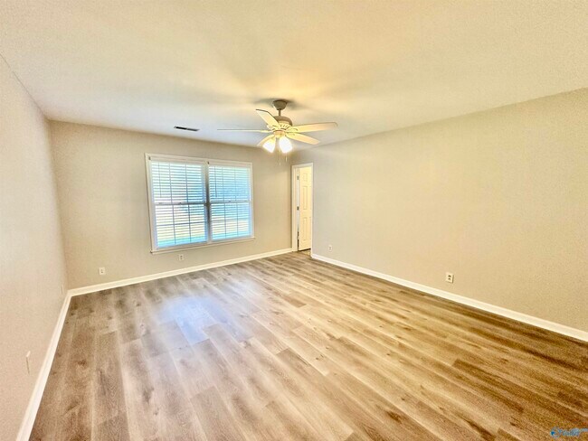 Building Photo - 7520 SW Clubfield Dr