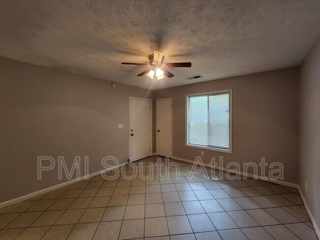 Building Photo - 107 Spring Ct