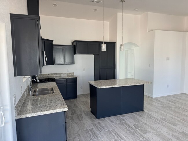 Building Photo - Brand New 3 bedroom home with 2 car garage...