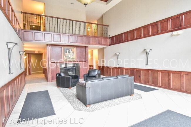 Building Photo - 2 br, 2 bath House - 3031 Grand Ave #214