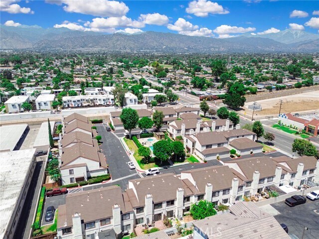 Building Photo - 821 S Cerritos Ave