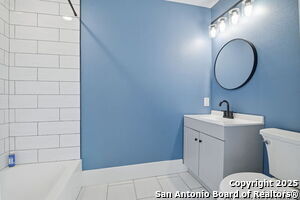 Building Photo - 1571 Lakeshore Dr