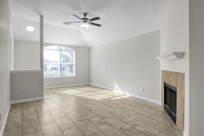 Building Photo - 10486 Twin Circles Dr