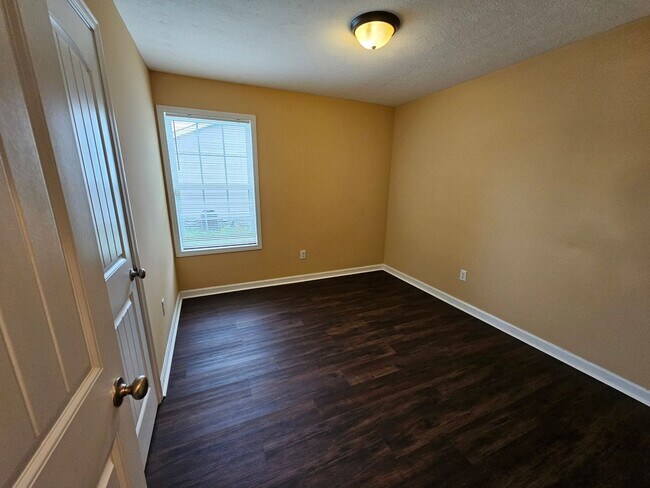 Building Photo - Beautiful Home near Historic Downtown Tullahoma!