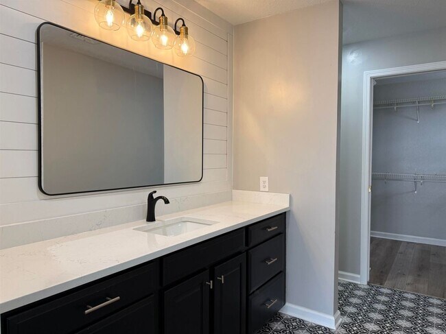 Building Photo - 1 Enclave Cir