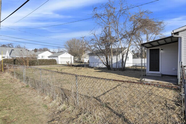 Building Photo - 401 Miller Ave