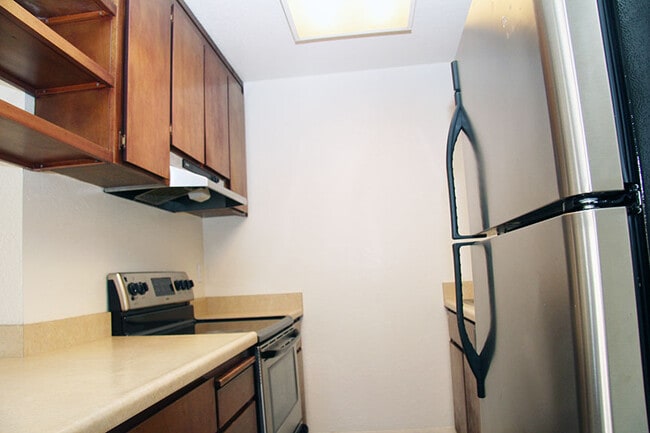 Building Photo - 2 Bedroom 2 Bath Condo in Central Fremont