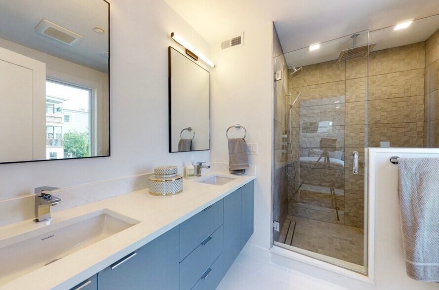 master bathroom - 58 Lincoln St