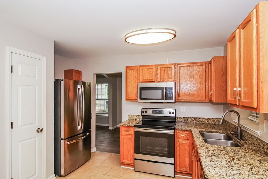 Building Photo - 7000 Indian Ridge Ln