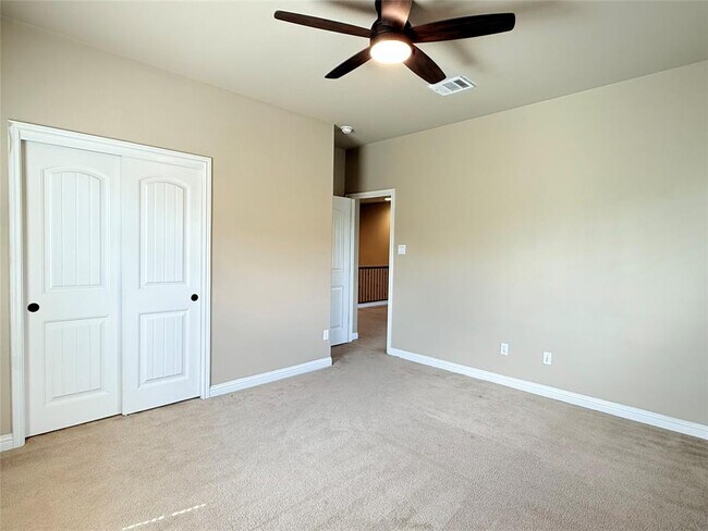 Building Photo - 404 Dry Gulch Bend